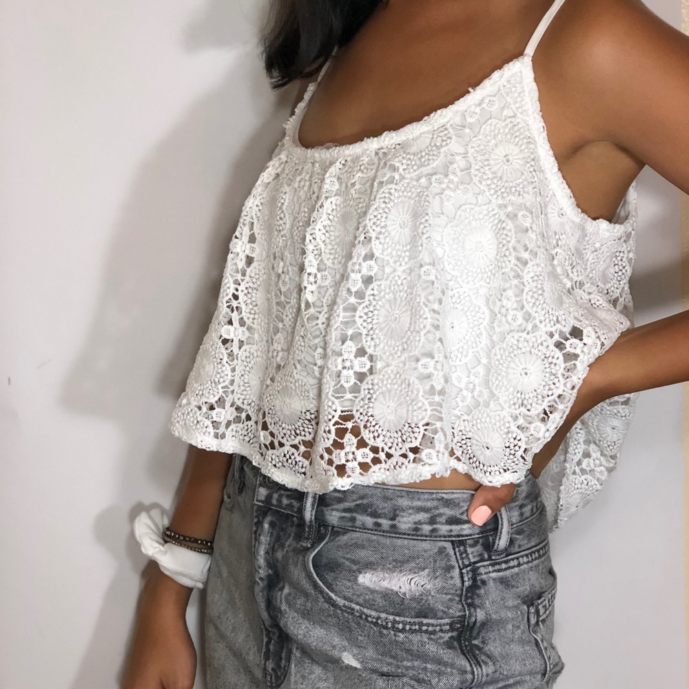 Pacsun cropped white lace cami